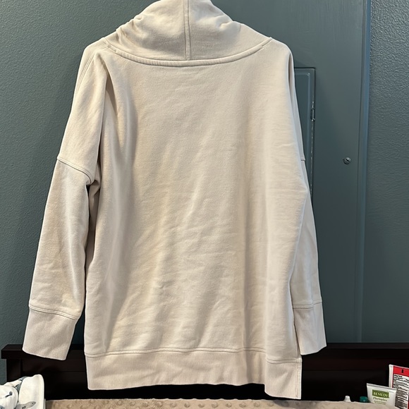 COPY - Calvin Klein Performance Sweatshirt - Picture 5 of 5